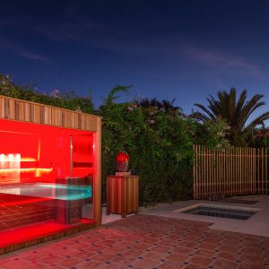 Poolcenter-Deutschland-Sauna-mit-rotem-Licht-Outdoor
